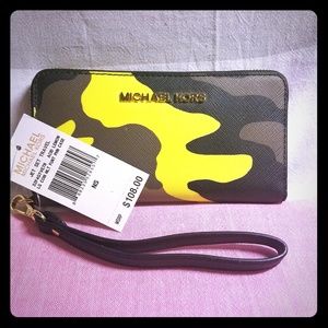 Michael Kors Camouflage Jet Set Wristlet Purse NWT